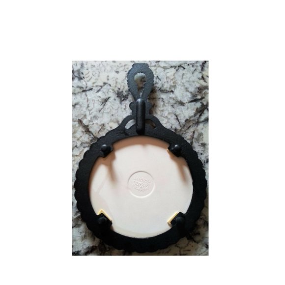 Vintage Cast Iron Christmas Tree & Tile Trivet Hot Pad Footed 11 1/4" - Picture 3 of 3